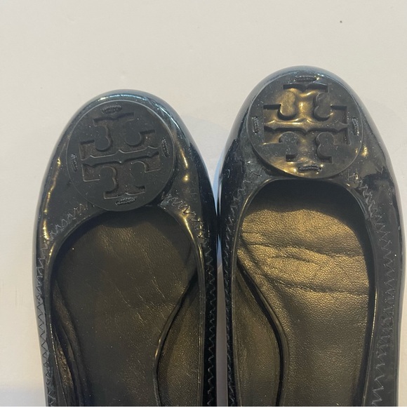 Tory Burch Reva Black Patent Leather Ballet Flats - Picture 4 of 6